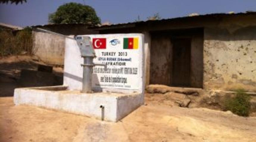 A&ccedil;ılan Kuyu Ile Kamerun'da 12 Bin Kişilik Mahalle Susuzluktan Kurtuldu