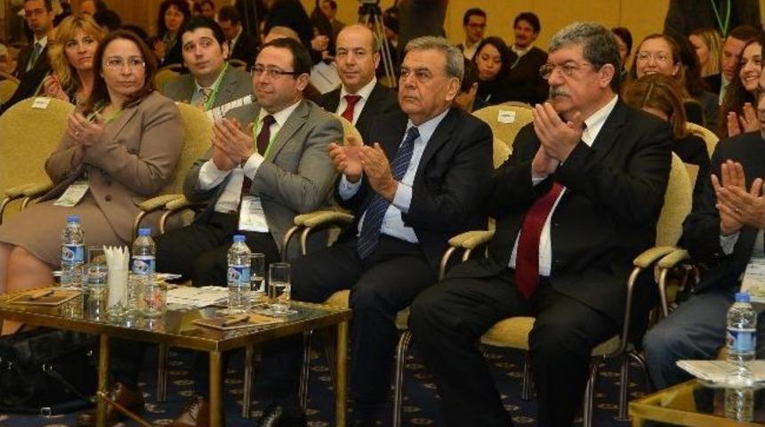 İzmir S&uuml;rd&uuml;r&uuml;lebilir Kalkınma Diyaloğu Konferansı