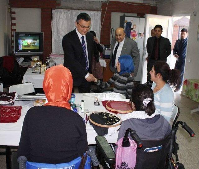 Gaziantep Emniyet M&uuml;d&uuml;r&uuml; &Ouml;mer Aydın Sakatlar Derneğini Ziyaret Etti 3