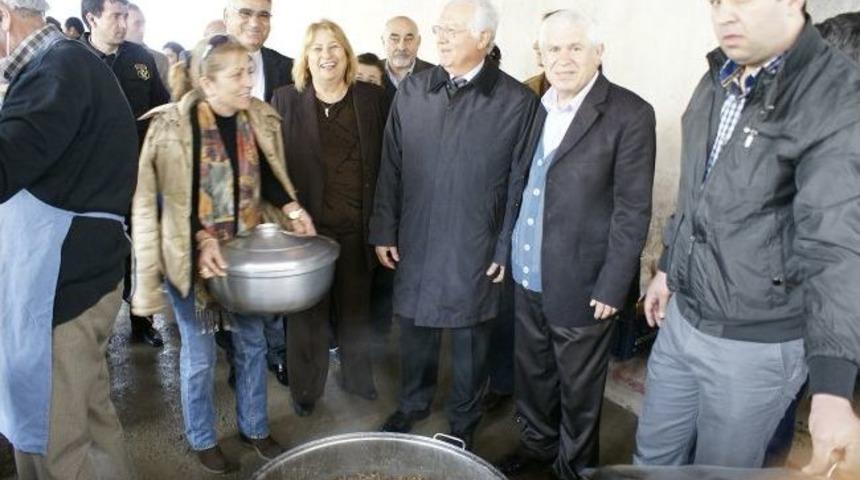 Başkan Yıldırım Alevi K&uuml;lt&uuml;r Derneği&rsquo;nin D&uuml;zenlediği Yemeğe Katıldı