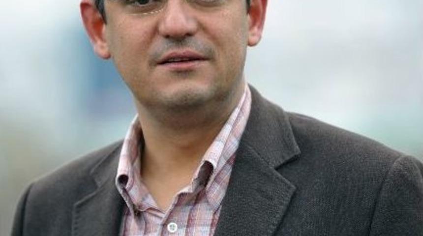 Chp'li &Ouml;zel'den Ak Parti'ye Fıkralı Eleştiri