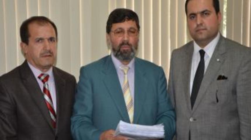 Kamuda Kıyafet &Ouml;zg&uuml;rl&uuml;ğ&uuml; I&ccedil;in Kozan&rsquo;dan 5 Bin Imza