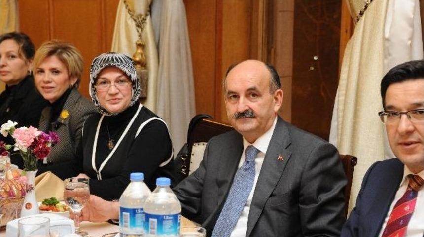 M&uuml;ezzinoğlu Trakya Milletvekilleri Ve Parti Y&ouml;neticileriyle Yemekte Buluştu