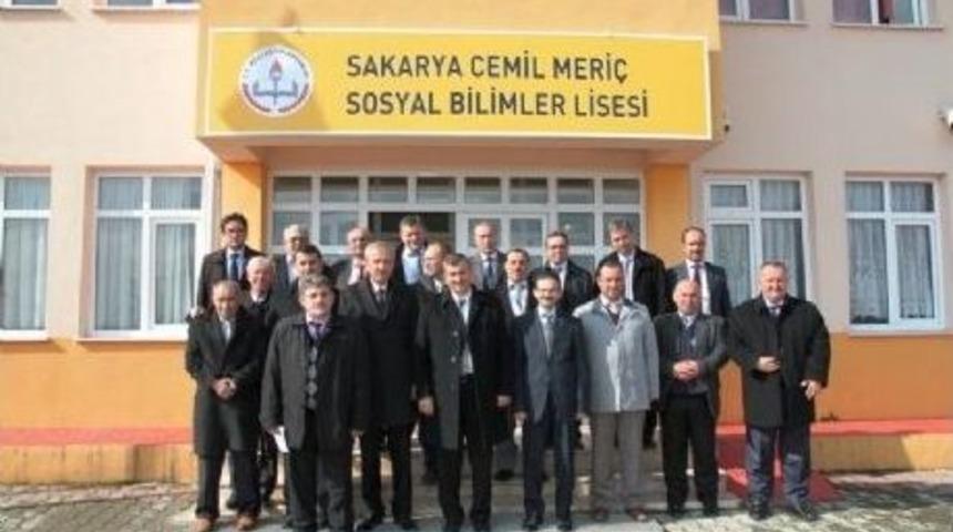 Geyve İl&ccedil;esi Okul M&uuml;d&uuml;rleri Sosyal Bilimler Lisesi&rsquo;ni Ziyaret Etti