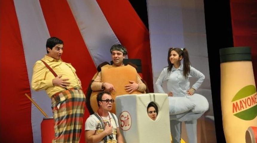 Meram&rsquo;da &Ccedil;ocuklara Tiyatro İle S&uuml;t&uuml;n &Ouml;nemi Anlatıldı