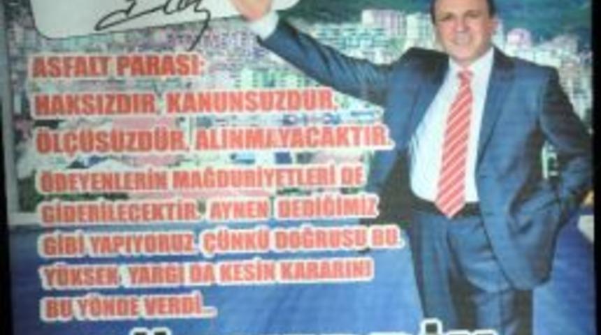 Belediye, Danıştay'ın Kararını Duraklara Afiş Yaptı