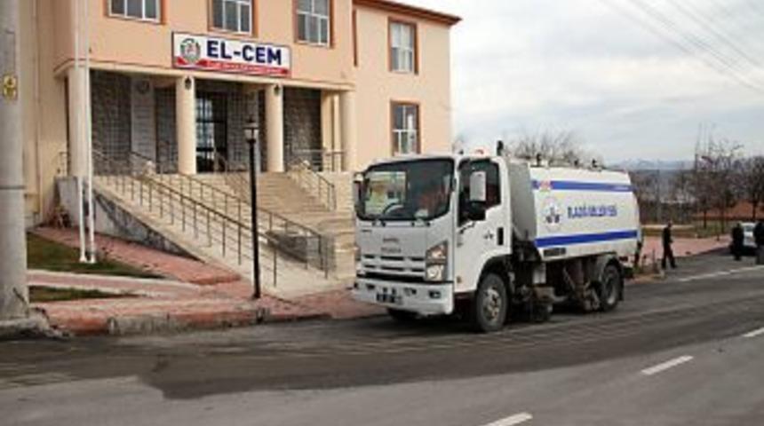 Elazığ Belediyesi Şehrin Temizliği I&ccedil;in Ilk Adımları Attı