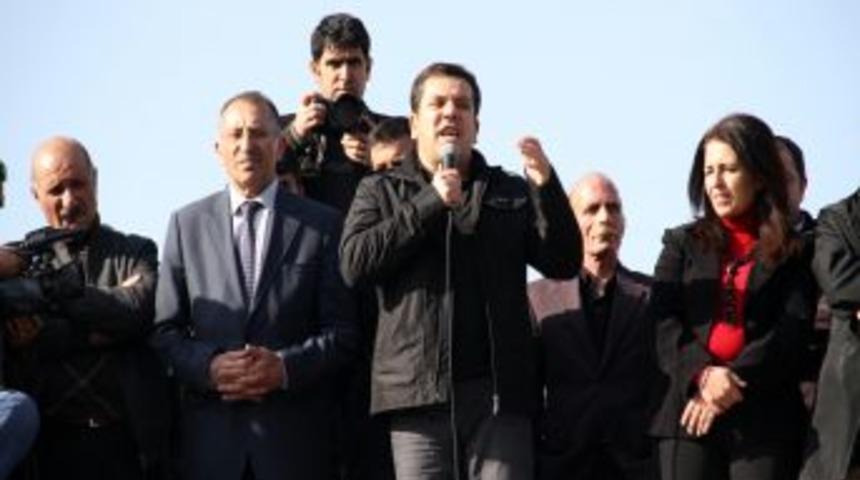 BDP'li &Uuml;&ccedil;er: Faşizimle Değil, Demokrasiyle &Ccedil;&ouml;z&uuml;m Olur