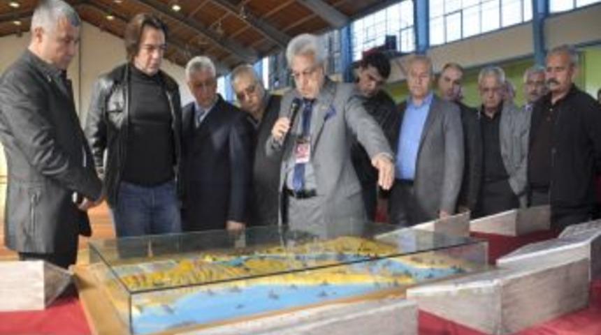 Başkan S&ouml;zen Ve Belediye Meclisi &Uuml;yeleri &Ccedil;anakkale M&uuml;zesi'ni Ziyaret Etti