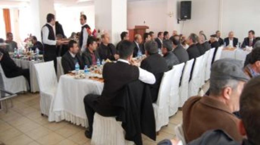 M&uuml;d&uuml;r Akg&uuml;&ccedil; Esnafla Bir Araya Geldi