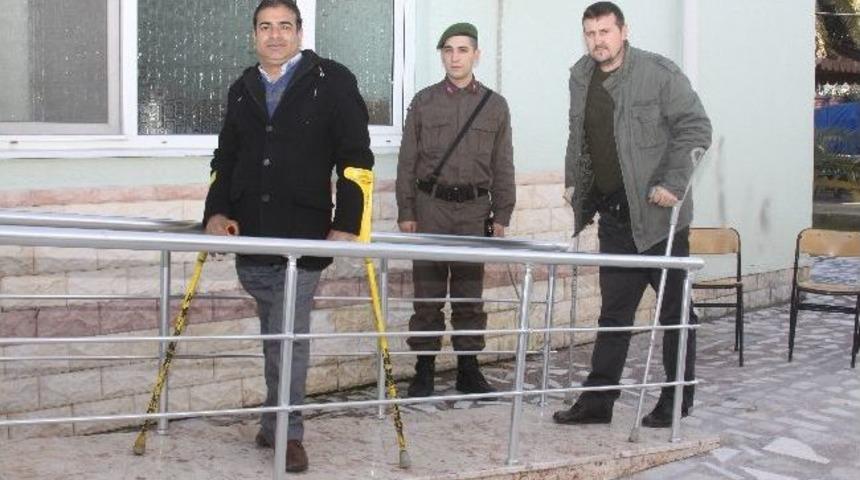 Saruhanlı Jandarması Ve Emniyeti, Engelliler İ&ccedil;in Binalarında D&uuml;zenleme Yaptı