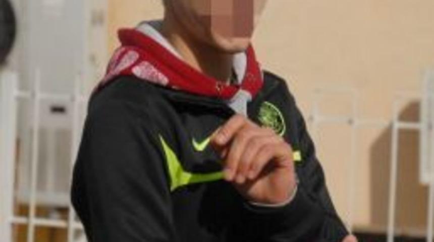 Sigarayla Spor Yaparken Kendisini Uyaranı Bı&ccedil;aklayan Gen&ccedil; Tutuklandı