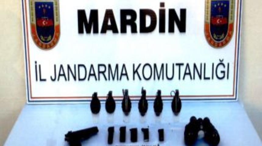 Mardin&rsquo;de Bir Evde 6 Adet El Bombası Ele Ge&ccedil;irildi