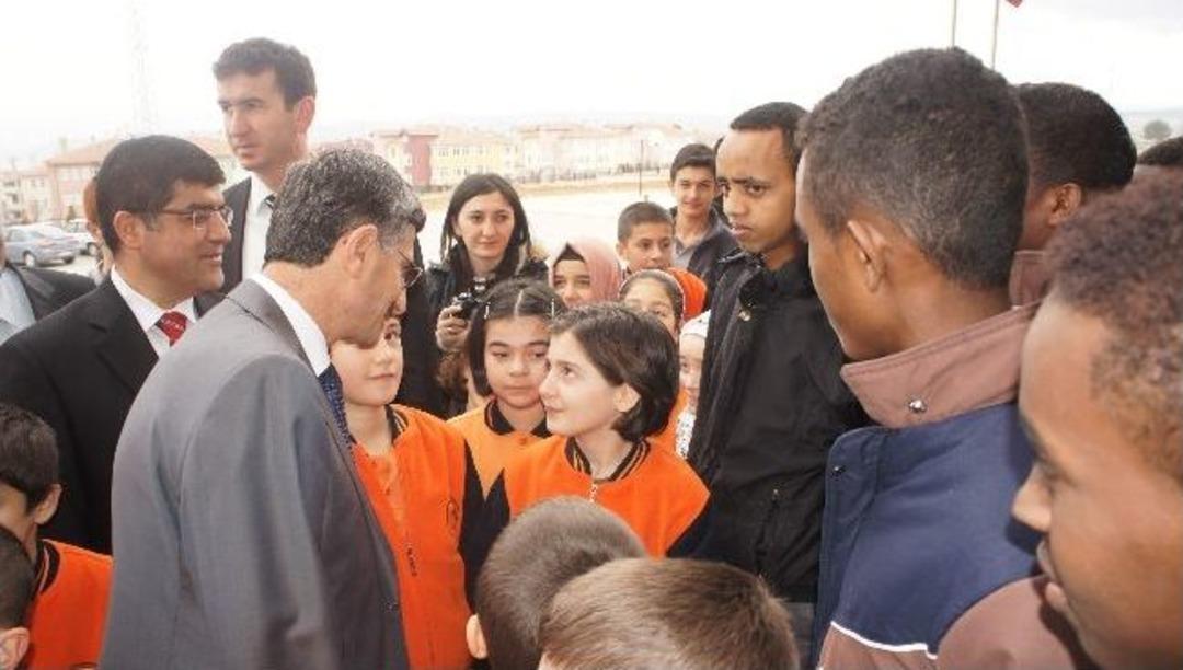 &Ouml;ğrencilere, Tablet Bilgisayar Dağıtıldı