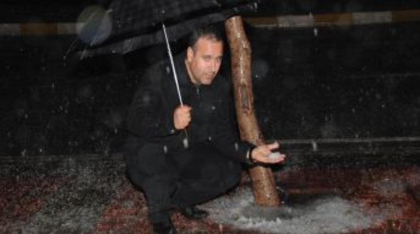 Dolu Yağışı Manavgat'ta Hayatı Olumsuz Etkiledi