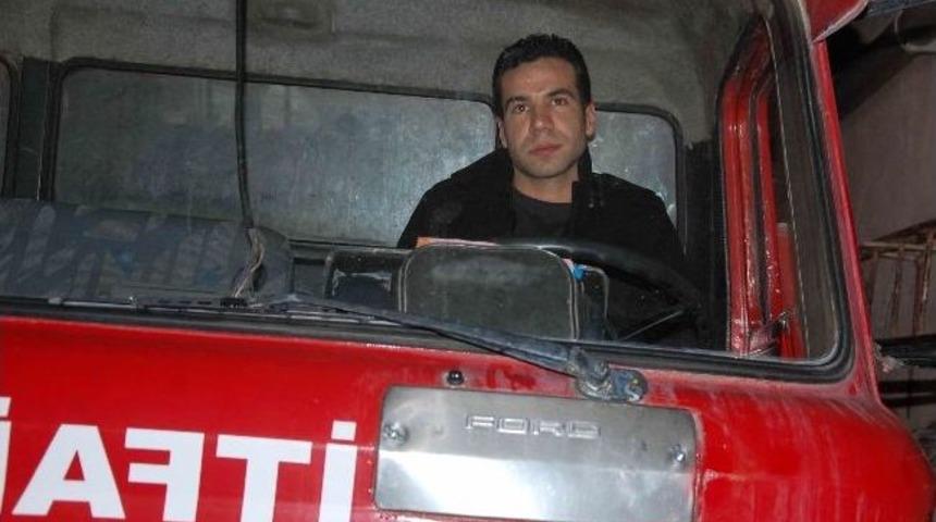 Eski H&uuml;k&uuml;ml&uuml; Memur Olmak İ&ccedil;in Girdiği Sınavde Ter D&ouml;kt&uuml;