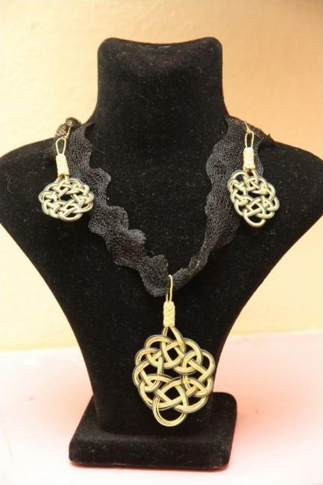 Konaklı Kadınlar Osmanlı Takılarını &Ouml;ğreniyor