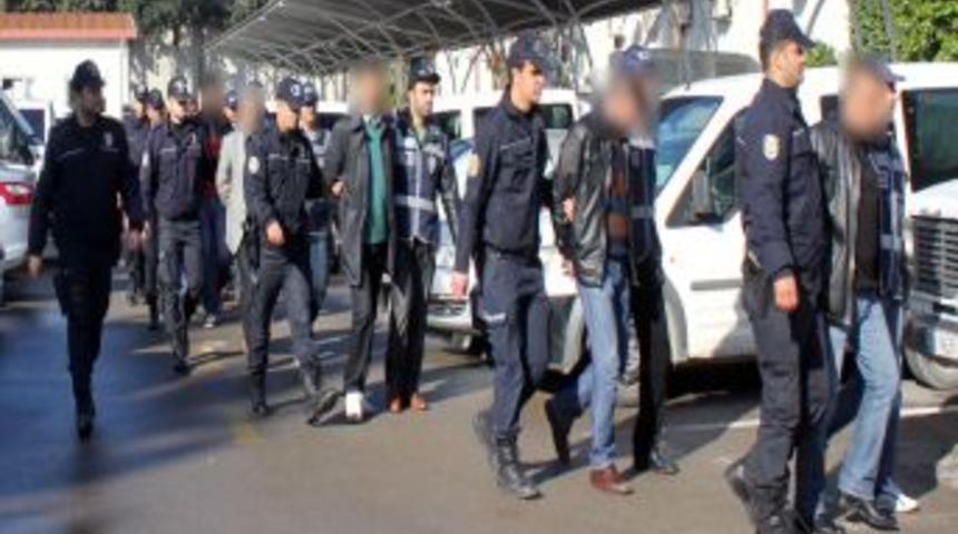 &Ccedil;ıkar Ama&ccedil;lı Organize Su&ccedil; &Ouml;rg&uuml;t&uuml;n&uuml;n Zanlıları Adliyeye Sevk Edildi