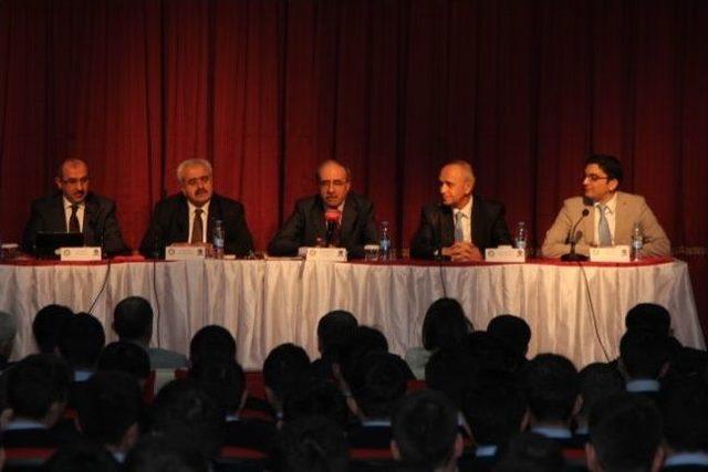 “polis- Medya İletişimi” Konulu Seminerde Gazeteciler Medya Ve Polisi Anlattı