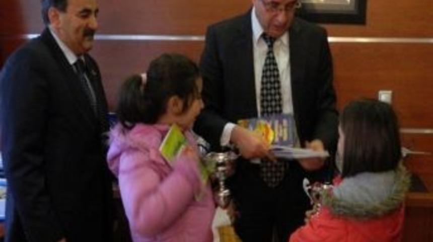 &Ccedil;orlu Ortaokulu &Ouml;ğrencileri Satran&ccedil;ta T&uuml;rkiye'yi Temsil Edecek