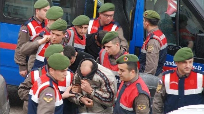 Banka G&ouml;revlilerini Taşıyan Taksiye Silahlı Saldırıya 3 Tutuklama