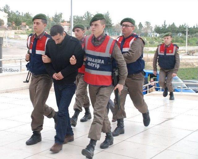 Banka Görevlilerini Taşıyan Taksiye Silahlı Saldırıya 3 Tutuklama