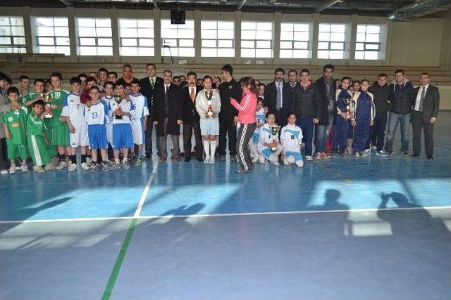 Okullar Arası Hentbol Turnuvası Sona Erdi 1