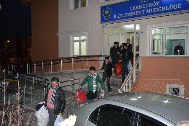 M&uuml;ltecileri Konteynıra Bindirip Yurt Dışına G&ouml;t&uuml;receklerdi 1