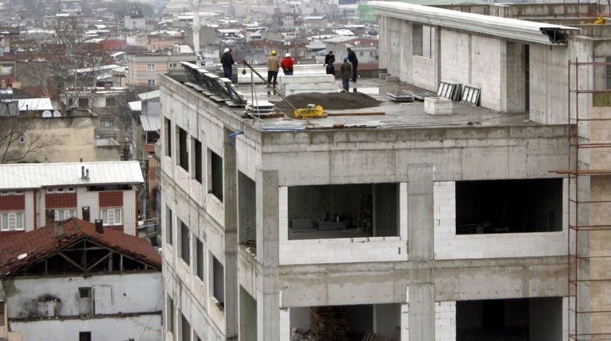 Kanser Hastası Yaşlı Adam Kendini Inşaattan Atmak Istedi