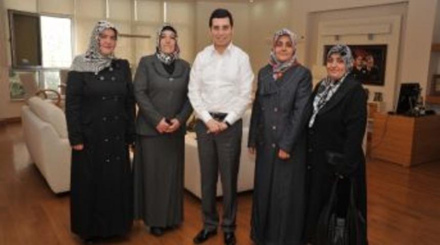 Kur&rsquo;an Kursu Hocalarından T&uuml;t&uuml;nc&uuml;&rsquo;ye Ziyaret