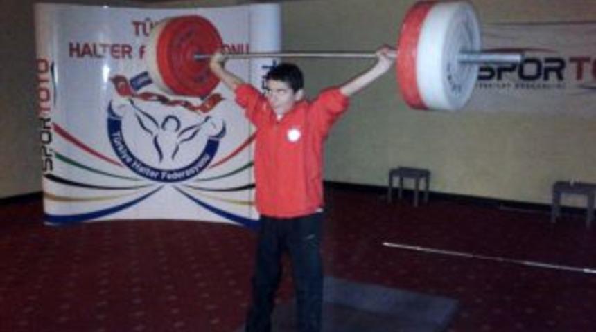 Ağrılı K&uuml;&ccedil;&uuml;k Halterciler T&uuml;rkiye Şampiyonasında Derece Aldı