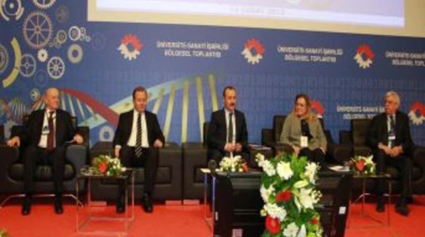 Vali Harput: T&uuml;rkiye'deki &Uuml;niversiteler Kamp&uuml;slerden &Ccedil;ıkamıyor