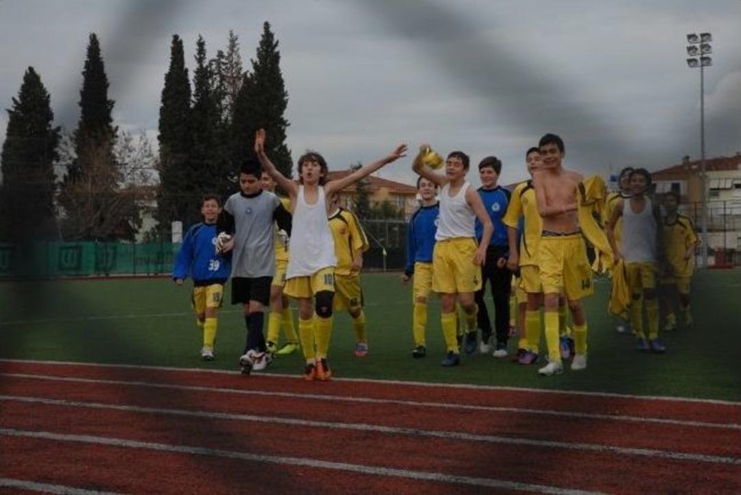 Buca Belediyespor U-14 Futbol Takımı Rakip Tanımıyor
