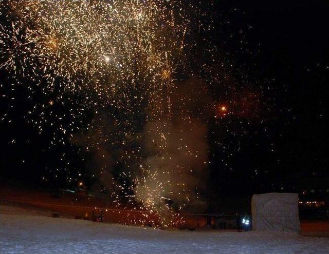 Erciyes Kar Festivaline Renkli Açılış