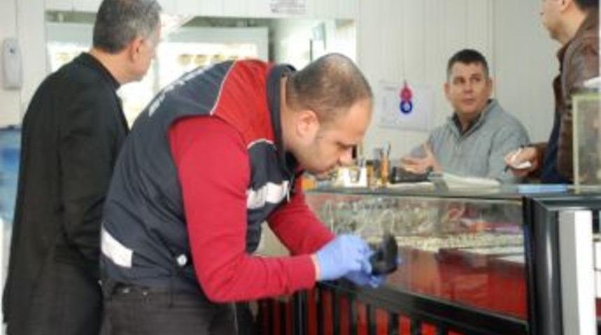 İzne Gelen Asker, Kuyumcu Soymak Istedi