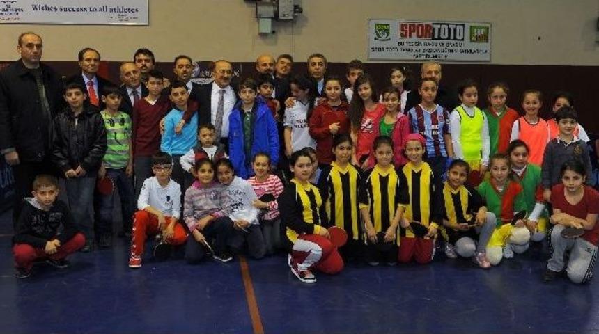 Satran&ccedil; Ve Masa Tenisi Turnuvalarına Yoğun İlgi