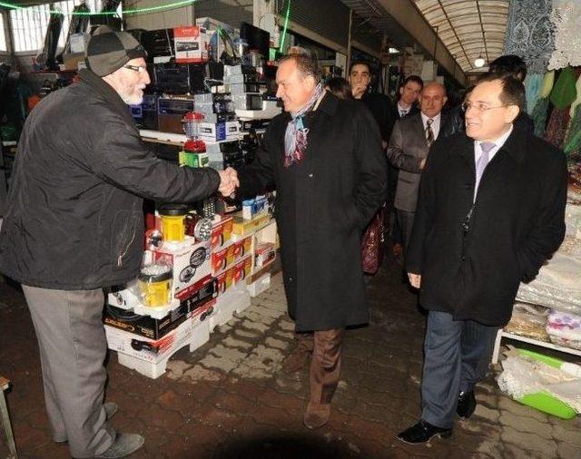 Vali Kızılcık, Kadınların El Emeği Göz Nuru İle Yaptıkları Ürünlerin Sergilendiği Kanaviçe Sokağın Açılışını Gerçekleştirdi