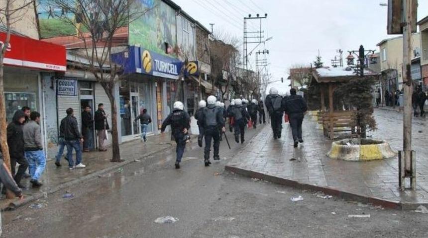 Ağrı'da Olaylar &Ccedil;ıktı