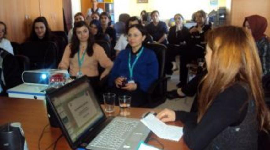 Sağlık &Ccedil;alışanlarına Şiddeti &Ouml;nleme Eğitimi Veriliyor