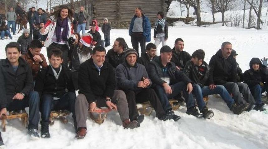 Artvin'de Tahta Kızak Yarışmaları