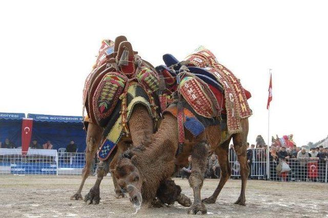 Bornova&rsquo;da Pazar G&uuml;n&uuml; Festival Var 2