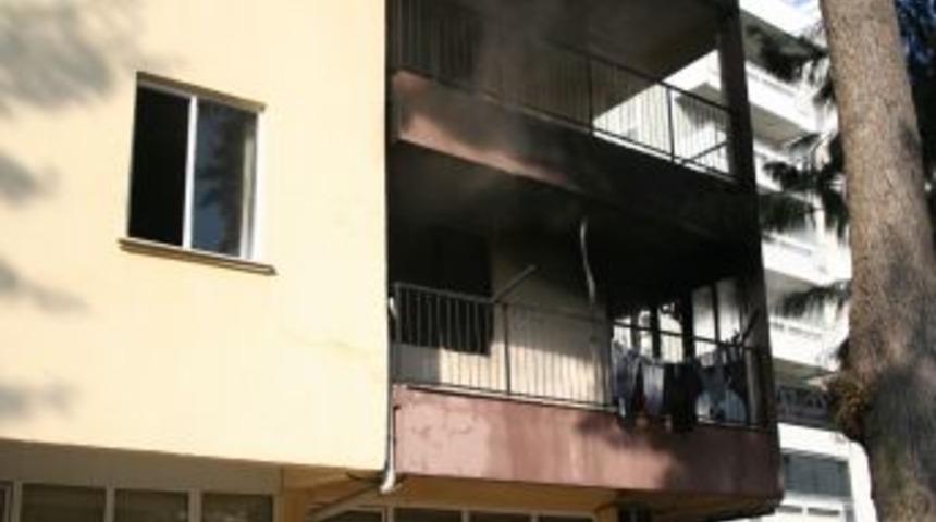 İkinci Kattaki Yangın Apartman Sakinlerini Korkuttu