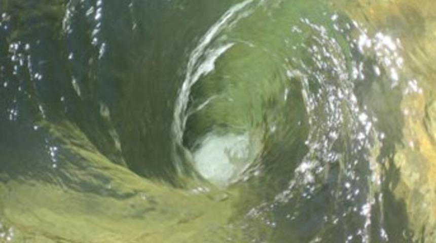 G&ouml;ky&uuml;z&uuml; neden mavidir?