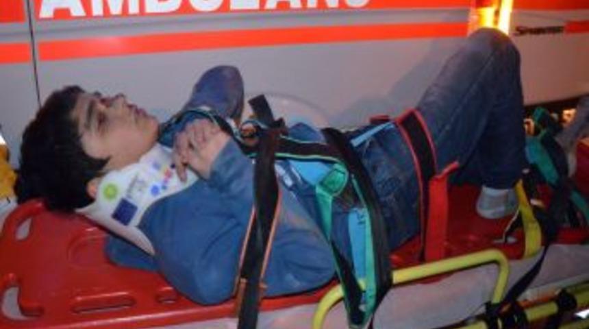 Yaya Ge&ccedil;idinde Otomobilin &Ccedil;arptığı &Ccedil;ocuk Yaralandı