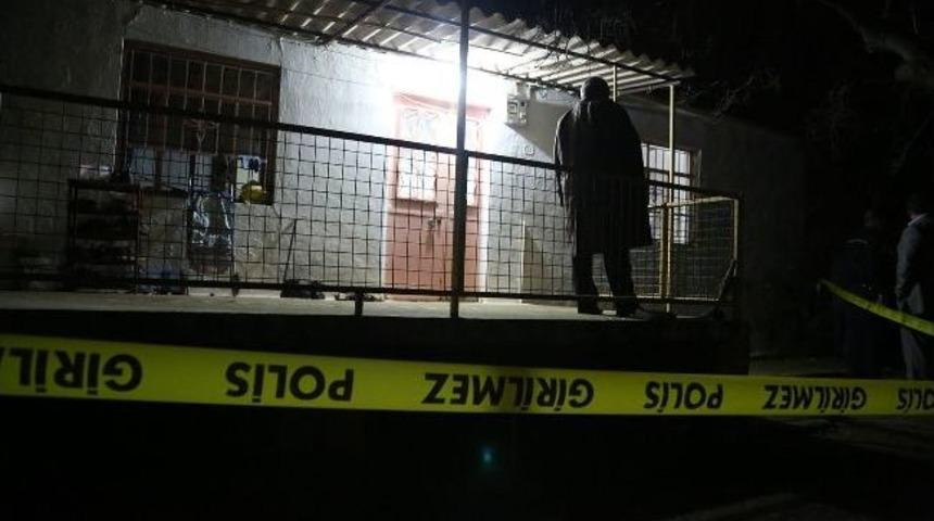 Tatil i&ccedil;in geldiği baba ocağında canına kıydı