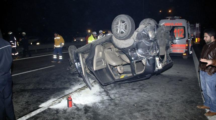 Otomobil mazgallarda asılı kaldı