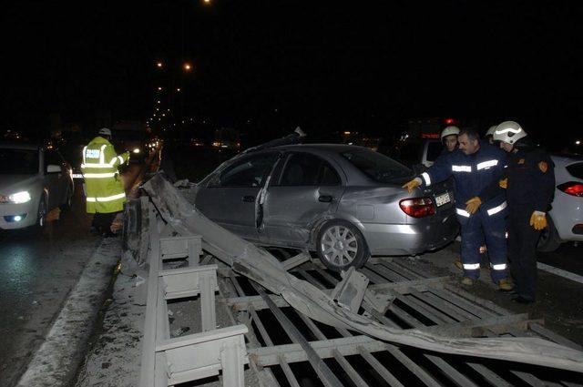 Otomobil mazgallarda asılı kaldı 2