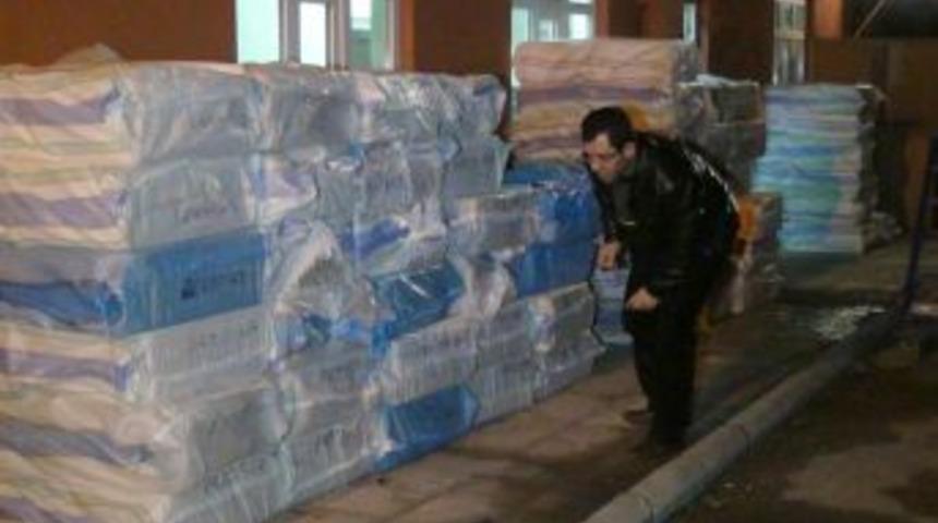 Ş&uuml;phe &Uuml;zerine Durdurulan Kamyondan 60 Bin Paket Ka&ccedil;ak Sigara &Ccedil;ıktı