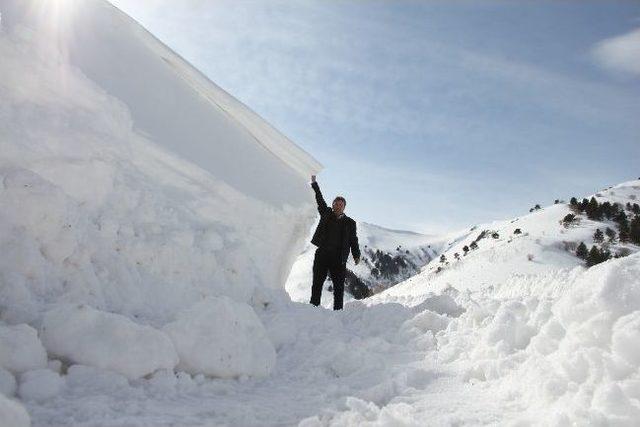Erzurum’da Kar Ve Tipi Nedeniyle Kapanan Köy Yolları Açılıyor 1