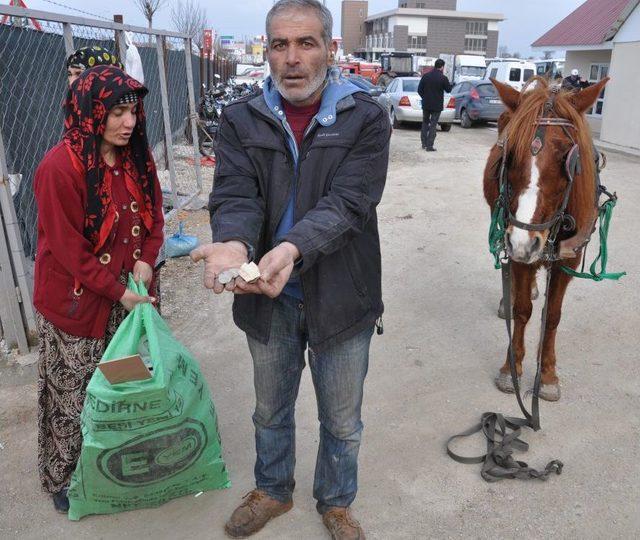 Trafikten Men Edilen At Arabaları, Motorlu Taşıtlar Gibi Otoparka Çekiliyor